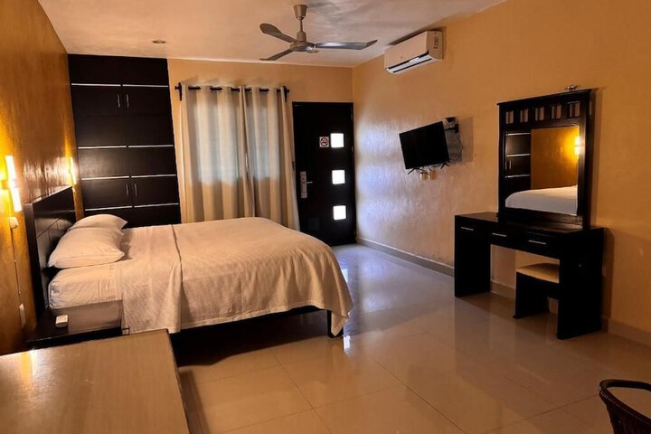 Room 5 of 29