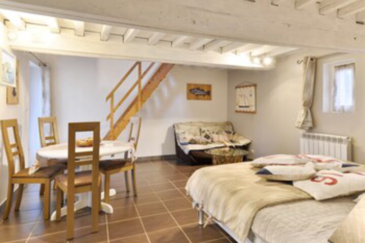 Room 42 of 108