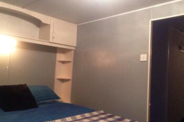 Room 13 of 36