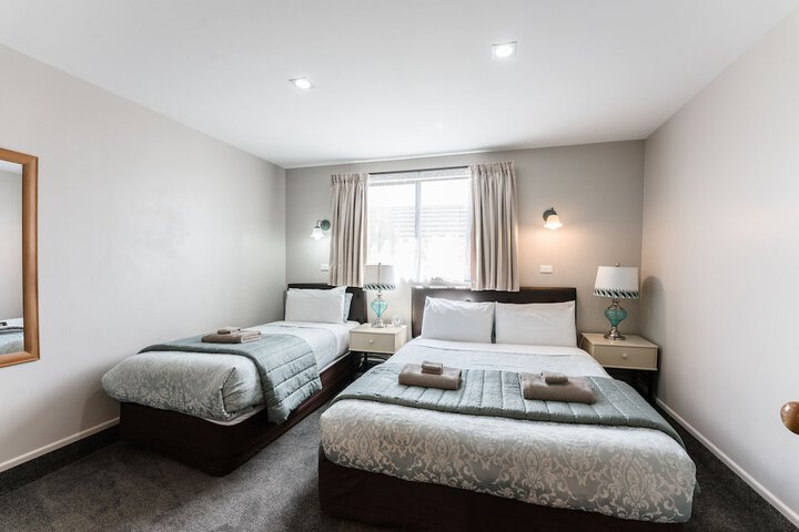 Room 4 of 50
