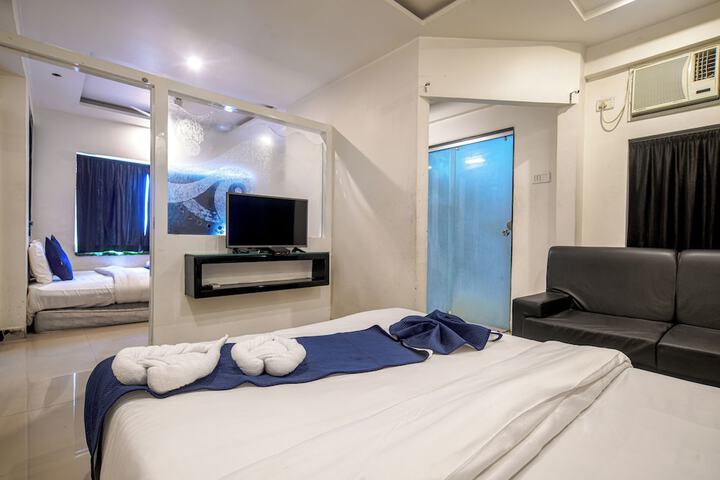 Room 25 of 49
