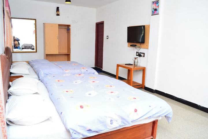 Room 8 of 15