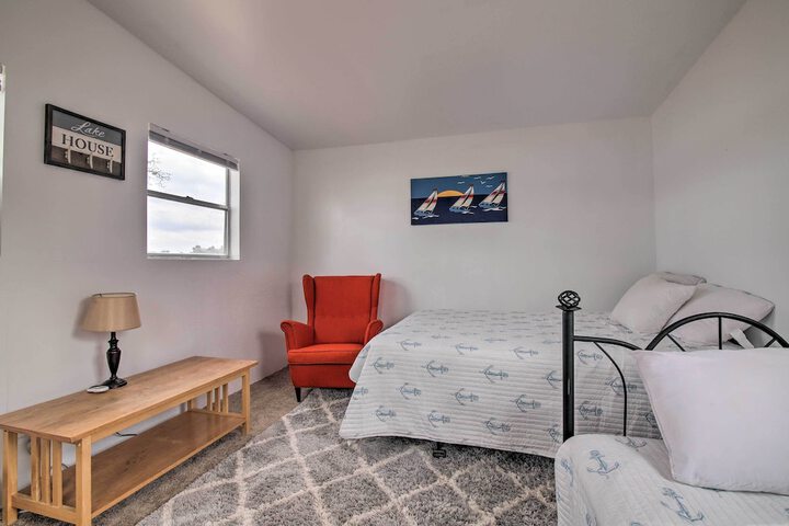Room 2 of 33