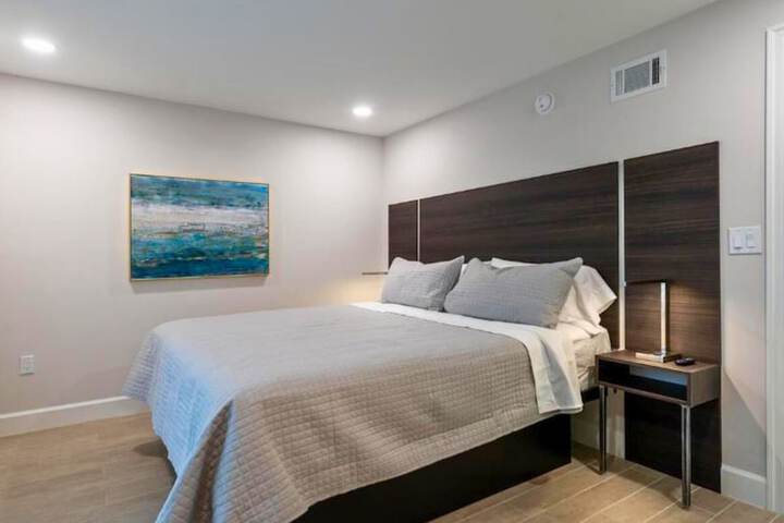Room 2 of 30