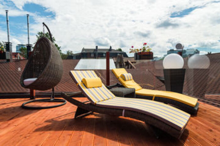 Sundeck 51 of 61