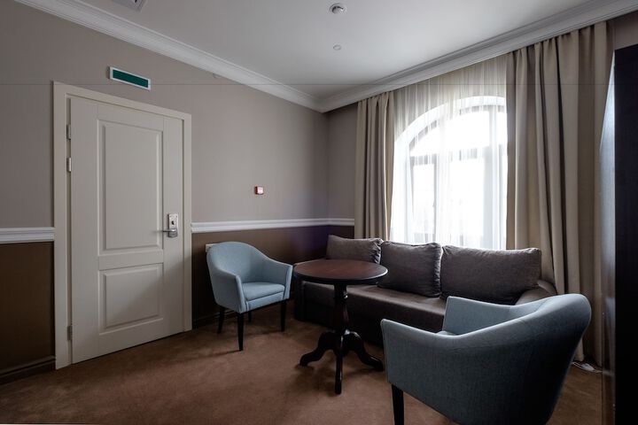 Room 21 of 49