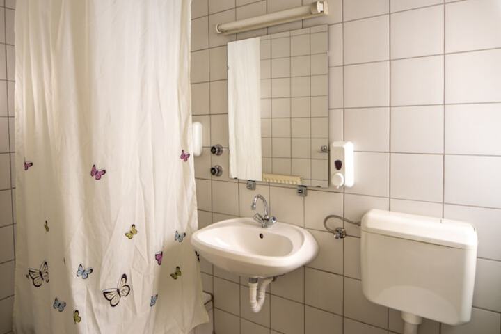 Room 20 of 37