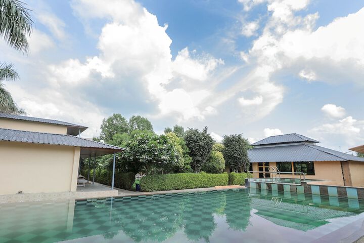 Pool 17 of 34
