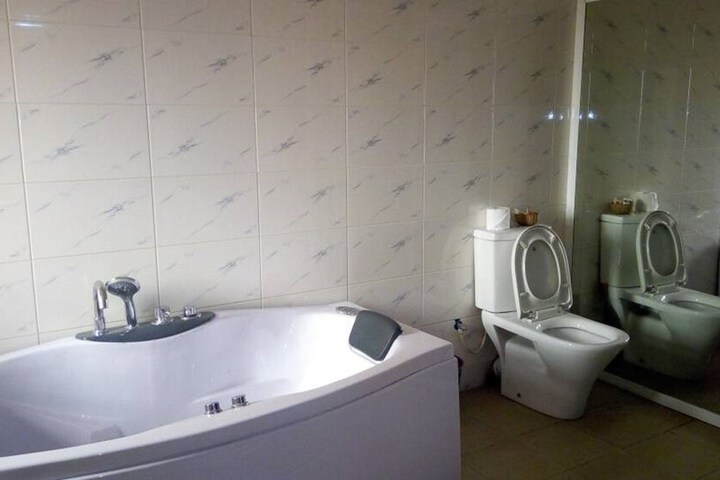 Room 30 of 44