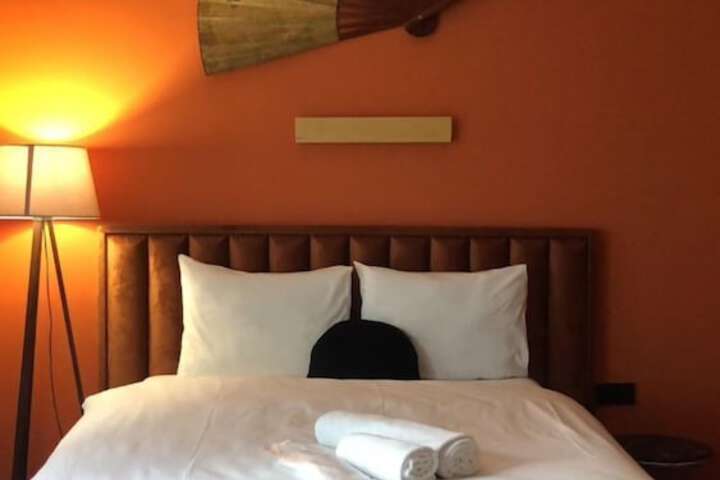Room 8 of 31