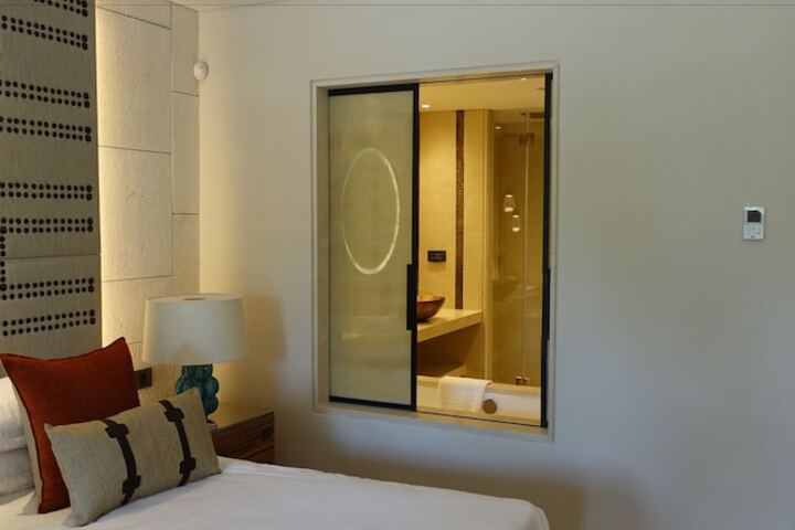 Room 7 of 75