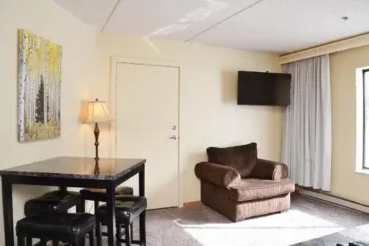 Room 2 of 9