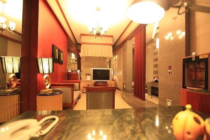Room 13 of 68