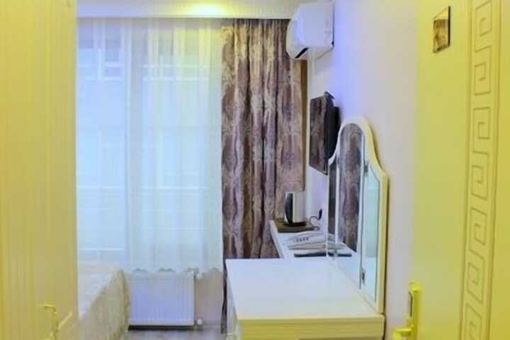 Room 9 of 29