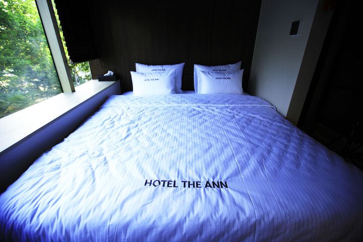 Room 4 of 32