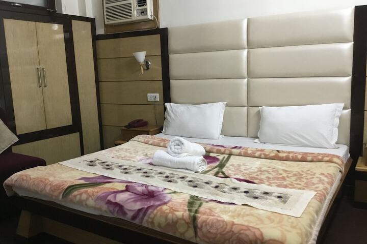 Room 55 of 120