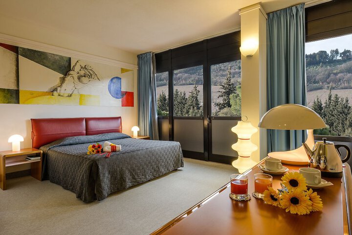 Room 4 of 61