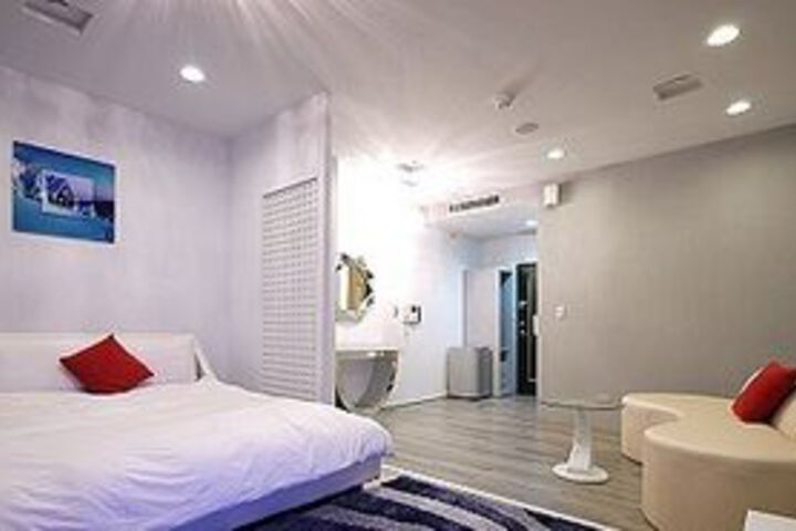 Room 25 of 73