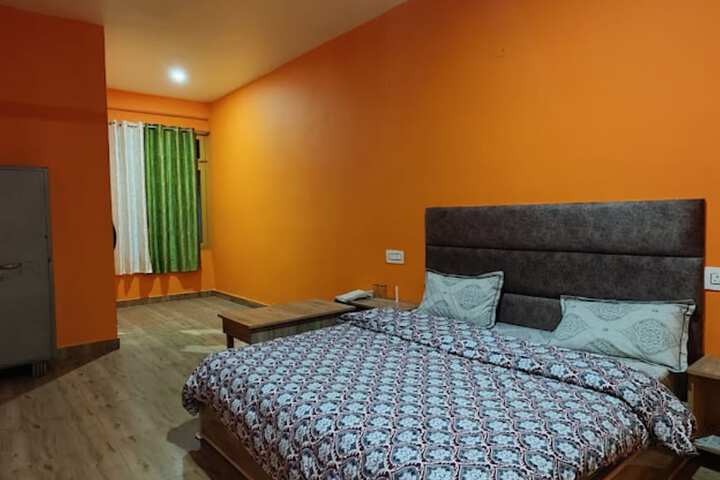 Room 15 of 20