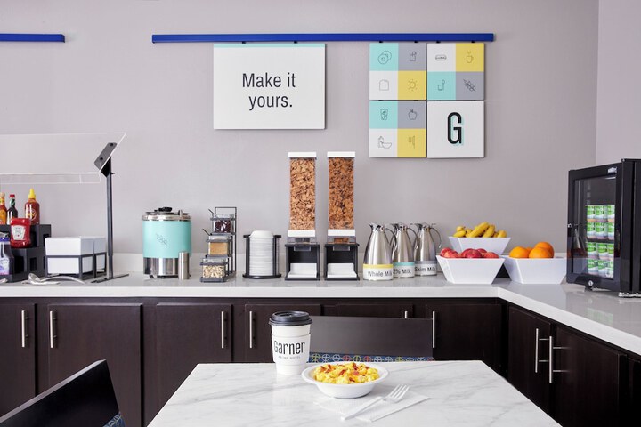 Breakfast/Coffee Service 16 of 27