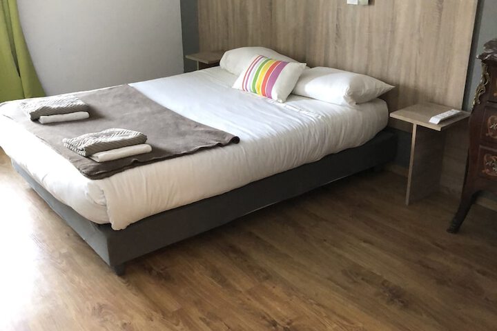 Room 5 of 25
