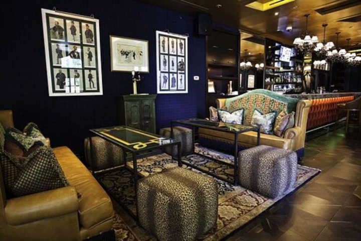 Lounge 52 of 61