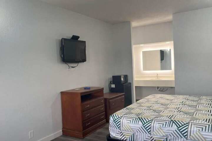 Room 21 of 26