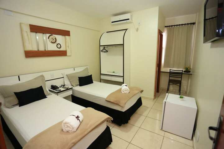 Room 3 of 48