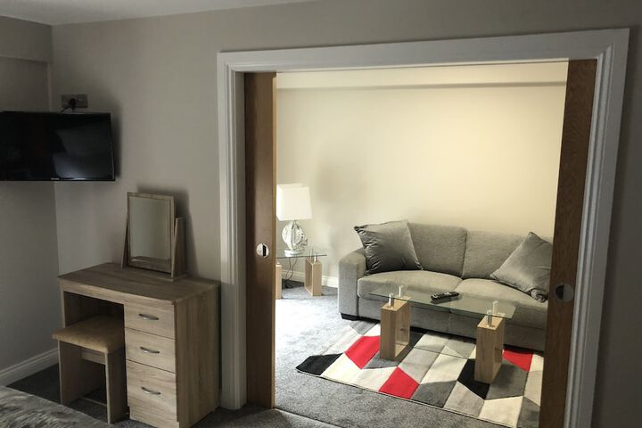 Room 3 of 38