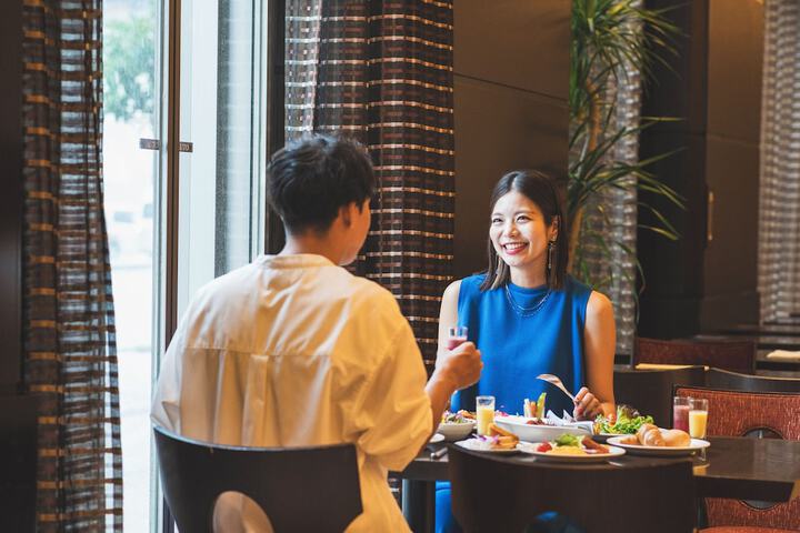 Dining 37 of 68