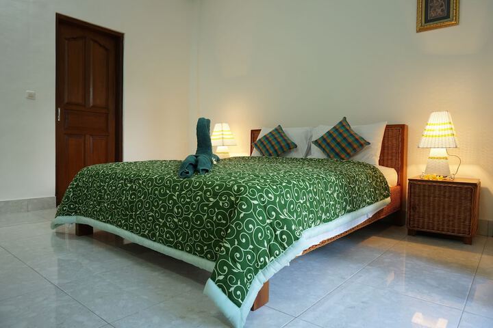 Room 5 of 72