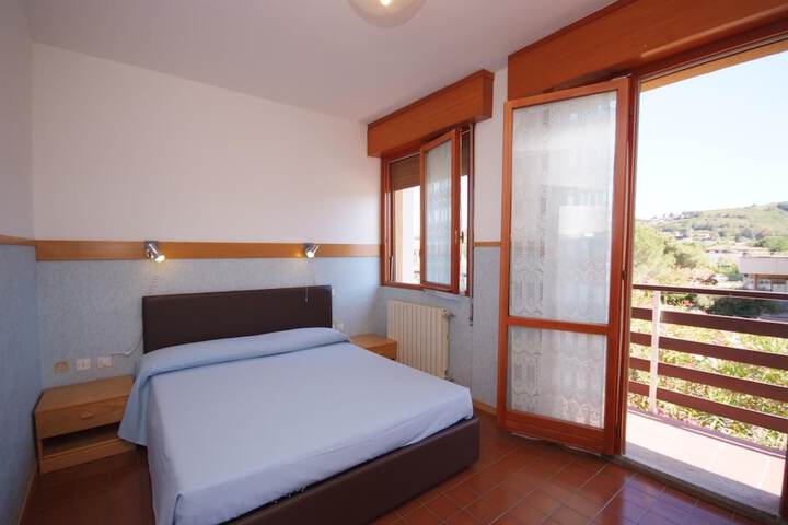 Room 7 of 33