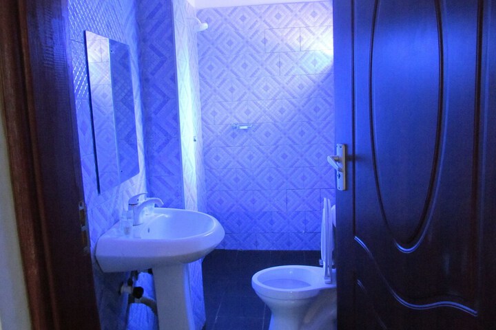 Room 22 of 34
