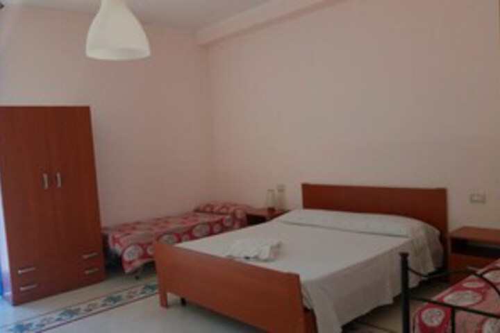 Room 11 of 22