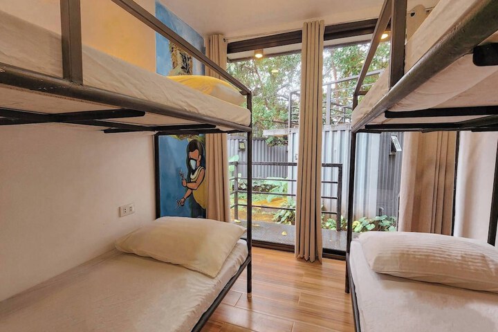 Room 20 of 33