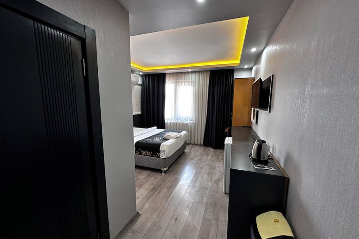 Room 16 of 52