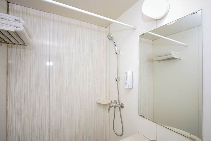 Room 11 of 25