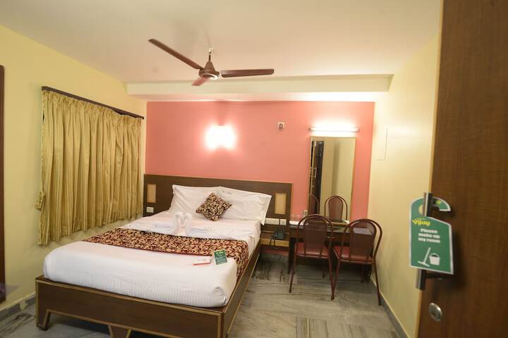 Room 9 of 17