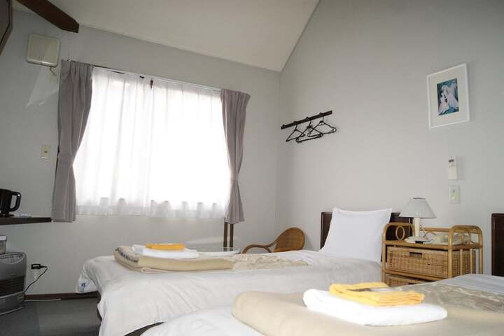 Room 12 of 47