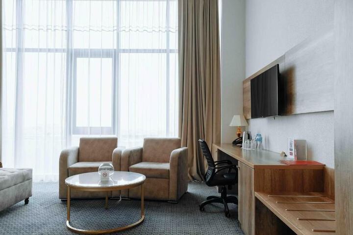 Room 4 of 40