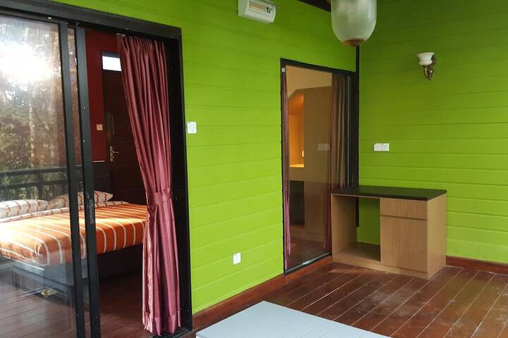 Room 12 of 46