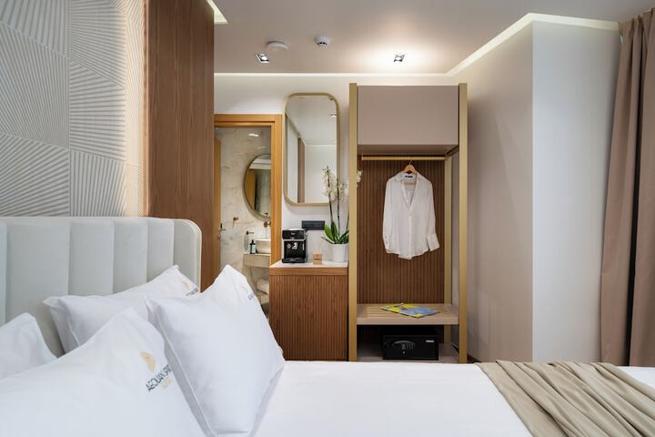 Room 14 of 60