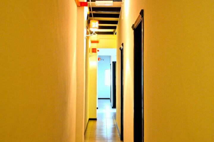Ballroom/Hall 27 of 32