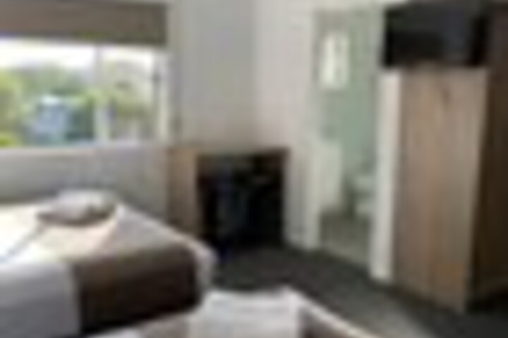 Room 65 of 132