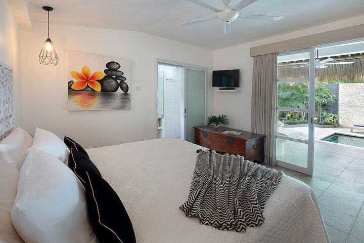 Room 27 of 46