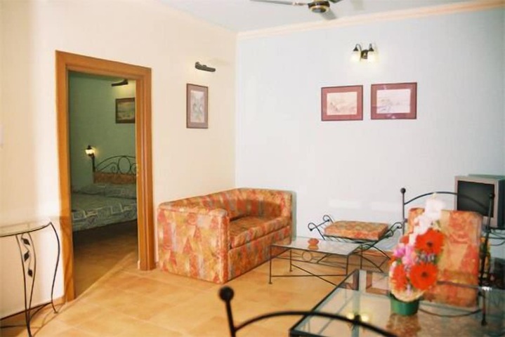 Room 4 of 5