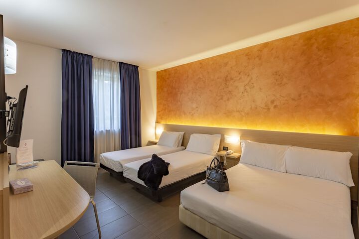 Room 7 of 35