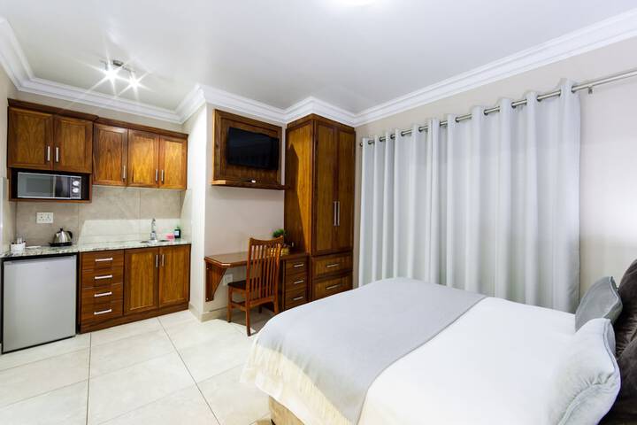 Room 27 of 63