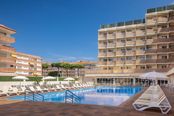 Hotel Pool