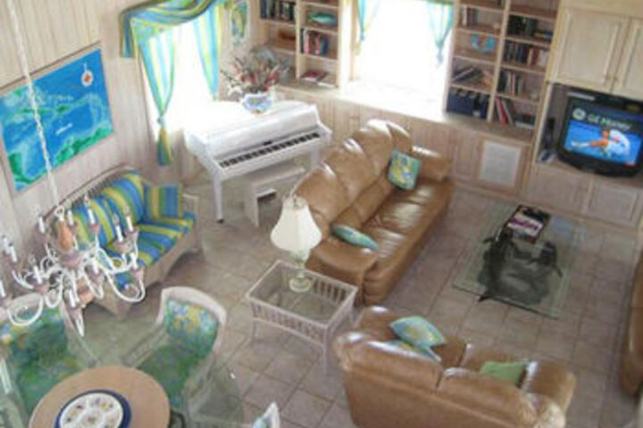 Room 13 of 22